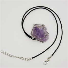 Аметист 3-5 см, необработанный, с подвеской (вощёная нить), Бразилия 1674