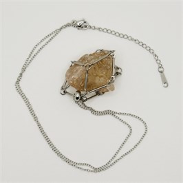 Раухтопаз 2-5 см, необработанный, с подвеской (серебряная цепочка), Бразилия 1683